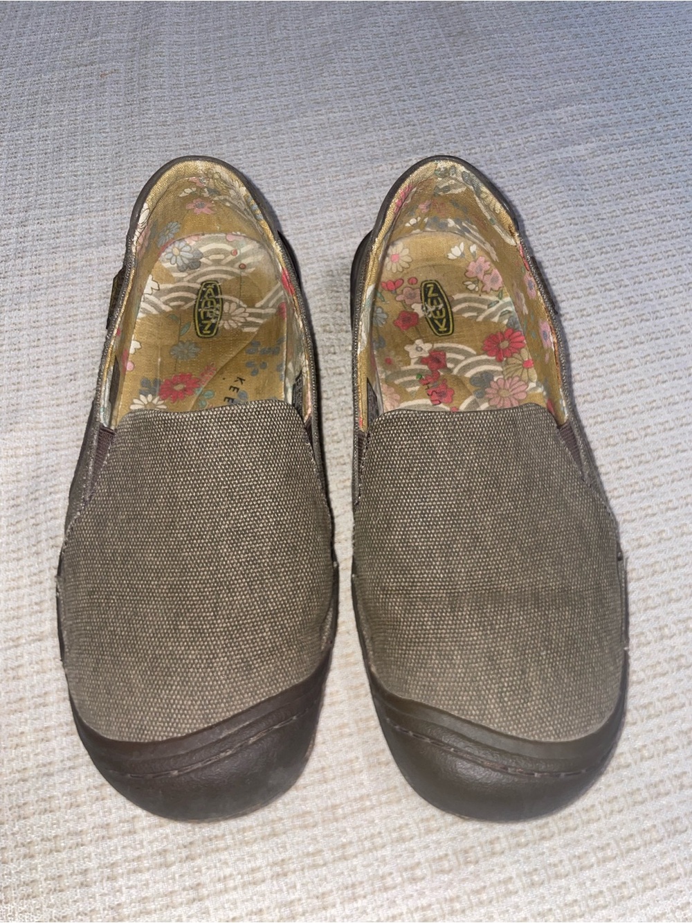 KEEN Cush Golden Summer Slip On Size 9.5 - Picture 2 of 6